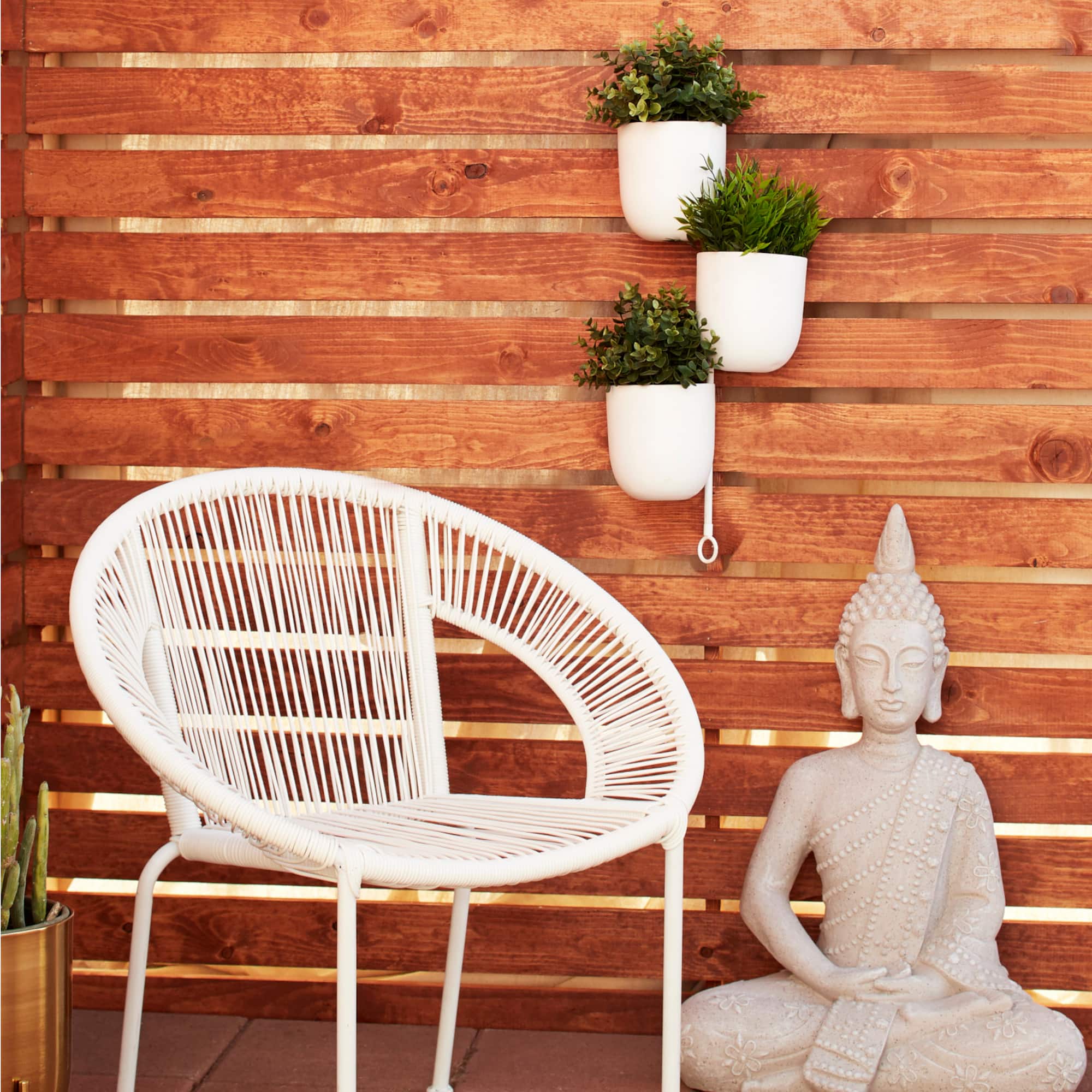 25" White Metal Contemporary 3-Pot Hanging Planter